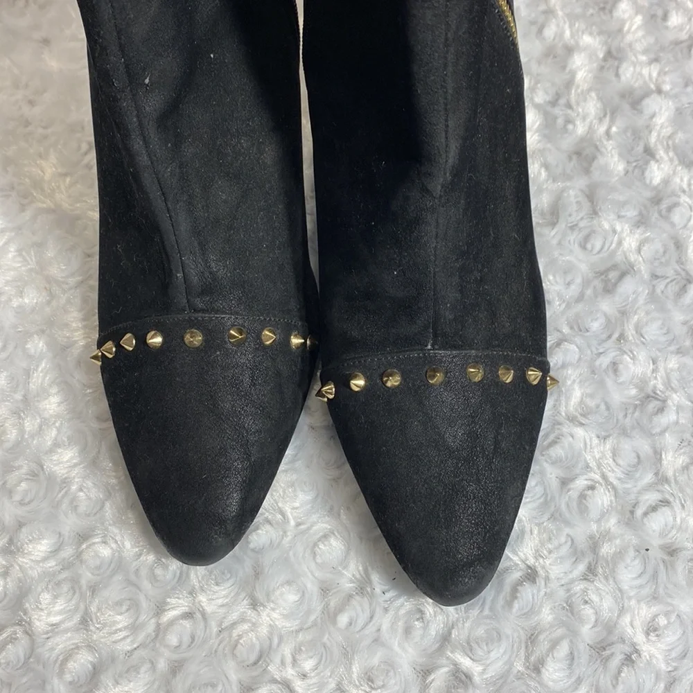 Nina New York black suede gold studded heeled ankle boots size 9